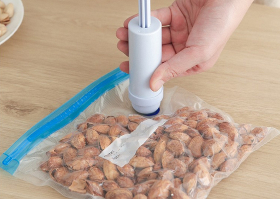 食糧Vauumの貯蔵のジッパー ロックのSous Videは浮彫りにされるPAのPEのハンドル ポンプ袋を袋に入れます