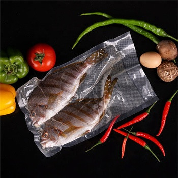 Sous Videの真空バッグの凍結する肉のための浮彫りにされたPEのプラスチック真空の食糧袋