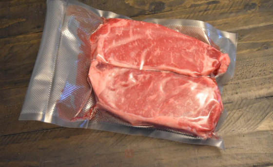 PEは肉のための真空のシーラーの食糧袋の真空の食糧袋を浮彫りにしました